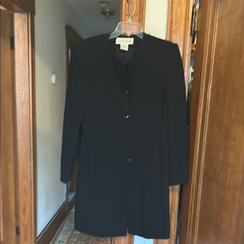 Elegant Black Women's Jacket suit